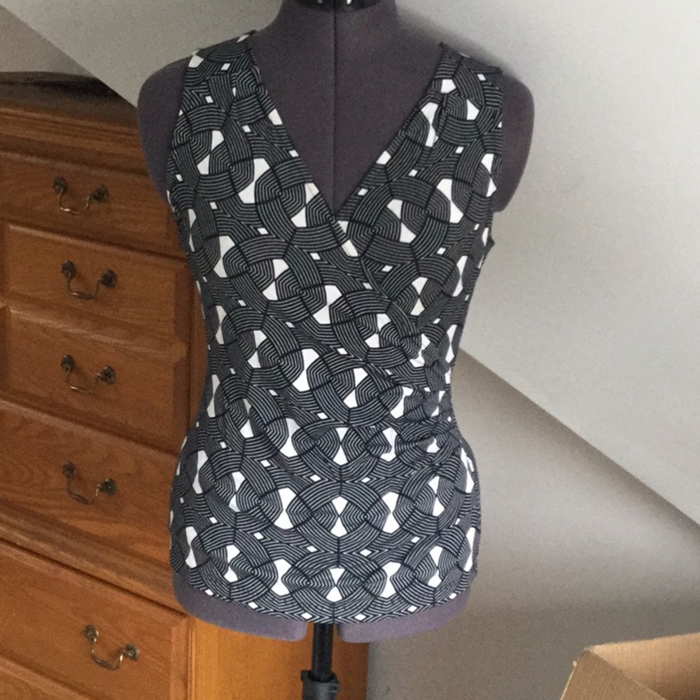 Banana Republic top. NWOT. size xs petite.